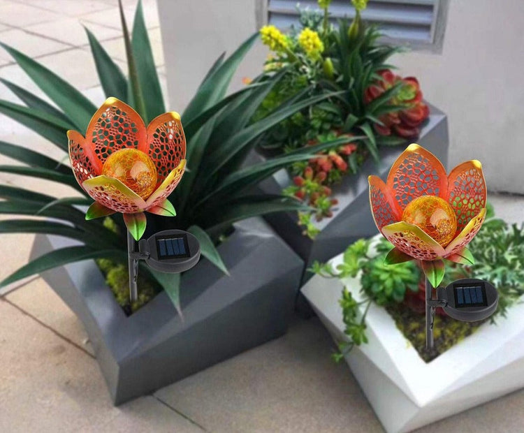 Flower Shaped Reflective Light Solar Garden Light - Solar