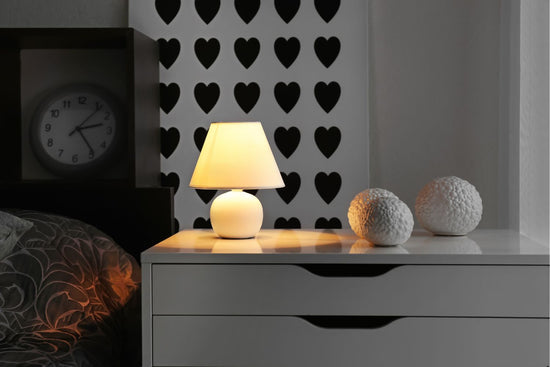 How To Choose A Desk Lamp For Your Bedroom