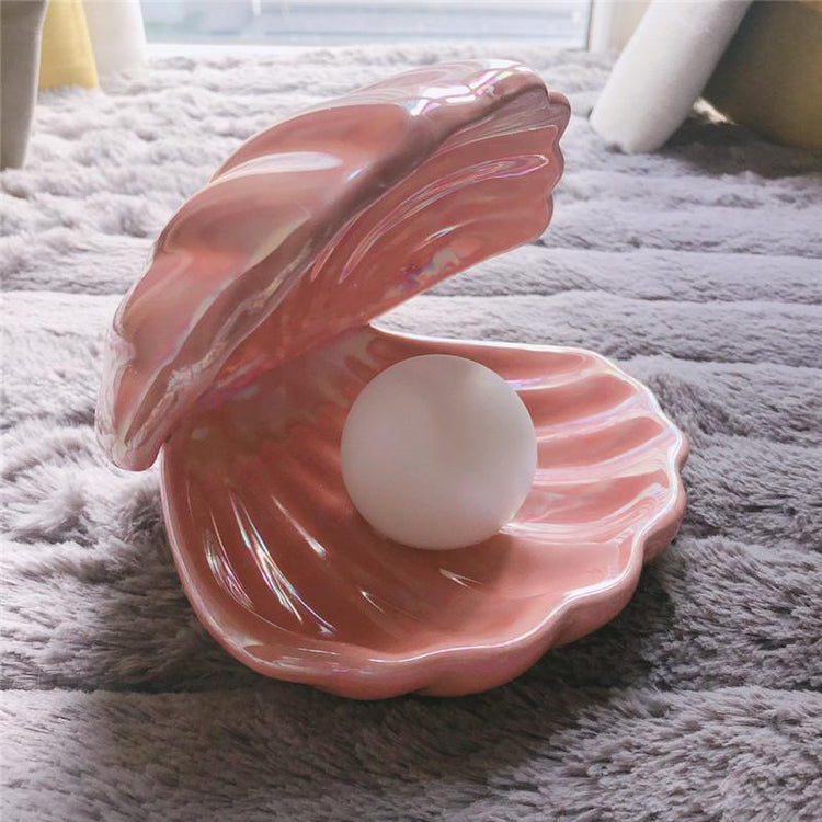 Iliana - Pearl in a Shell Decorative Desk Lamp - Table Lamp