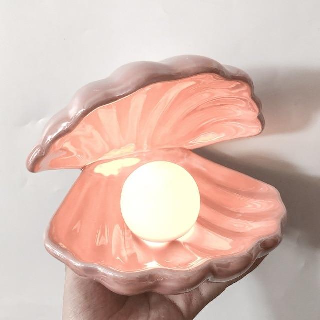 Iliana - Pearl in a Shell Decorative Desk Lamp - Table Lamp