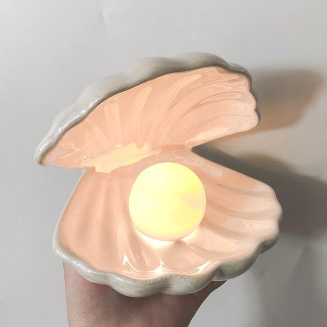 Iliana - Pearl in a Shell Decorative Desk Lamp - White - 