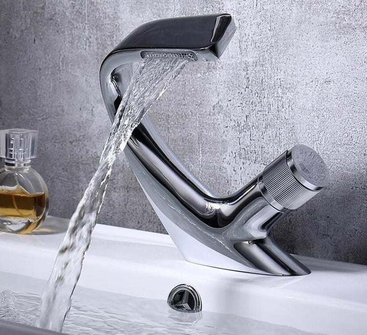 Kiara - Curved Bathroom Faucet - Chrome - Faucet