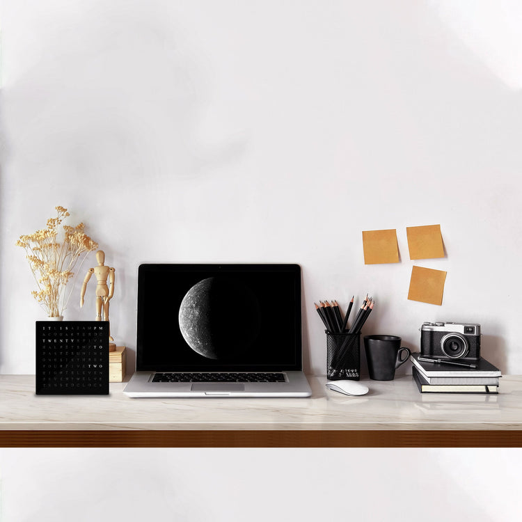 Minimal Letter Desk Clock - Table Lamp