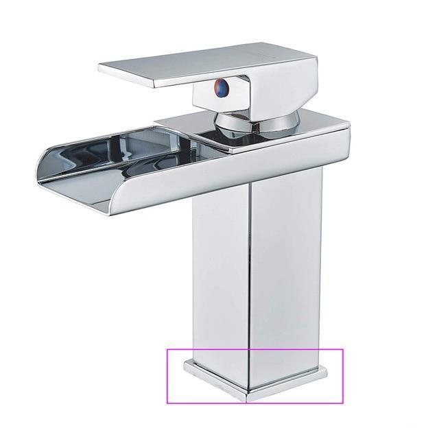 Sturdy Stylish Bath Faucet - Chrome / Square Waterfall / 